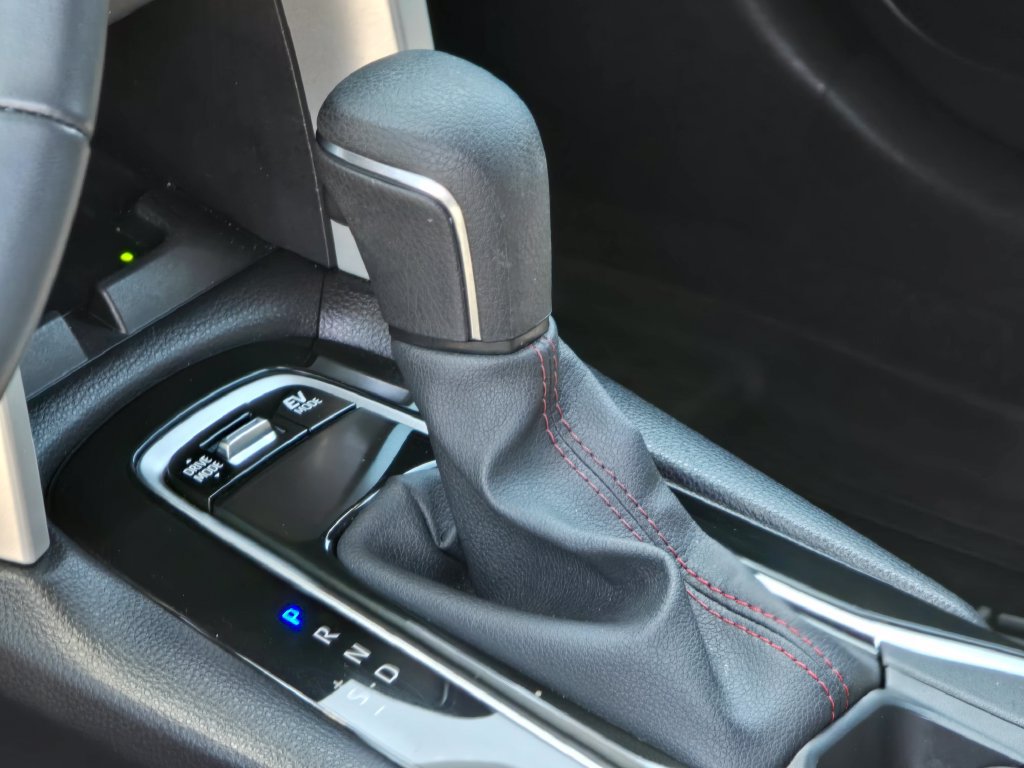 Used 2025 Toyota Corolla Cross AWD Hybrid image 26