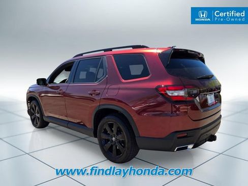 Certified 2025 Honda Pilot Black Edition image 8