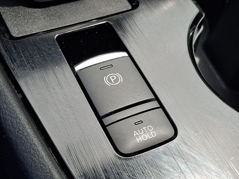 Used 2024 Nissan Rogue SV AWD/4WD image 23
