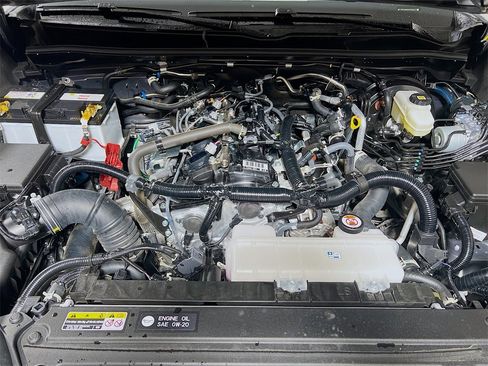 Certified 2025 Toyota 4Runner TRD Off-Road Premium image 27