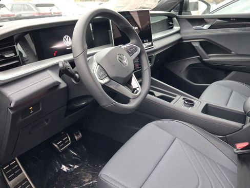 New 2026 Volkswagen Tiguan SE R-Line AWD/4WD image 15