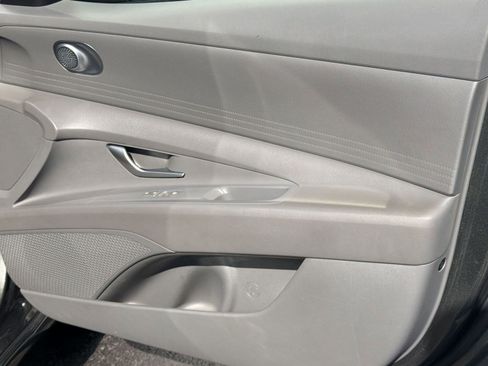Used 2024 Hyundai Elantra SEL FWD image 33