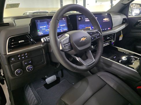 New 2026 Chevrolet Suburban LT image 27
