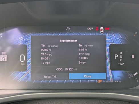 Used 2025 Volvo XC40 B5 Plus AWD/4WD image 16