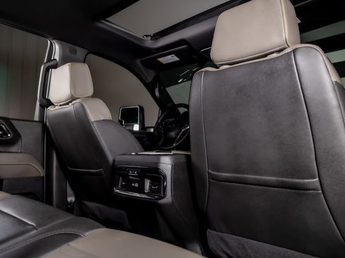 Used 2024 Chevrolet Silverado 2500 ZR2 w/ Technology Package image 21