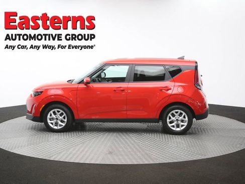 Used 2025 Kia Soul LX w/ LX Technology Package FWD image 60