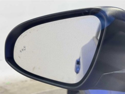 Used 2019 Toyota C-HR XLE image 11