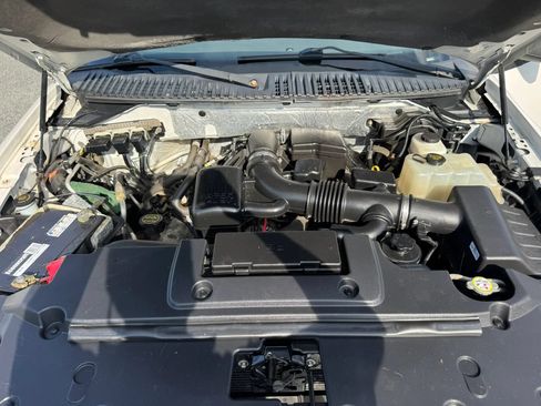 Used 2014 Ford Expedition Limited w/ Equipment Group 301A AWD/4WD image 19