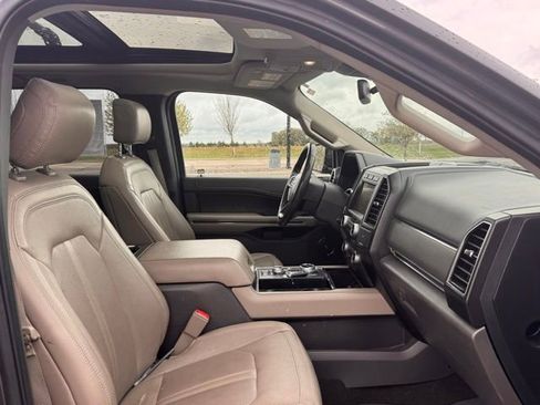 Used 2019 Ford Expedition Limited w/ Equipment Group 302A AWD/4WD image 26
