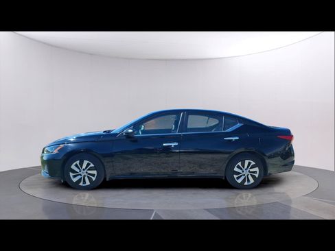 Used 2024 Nissan Altima 2.5 S FWD image 2