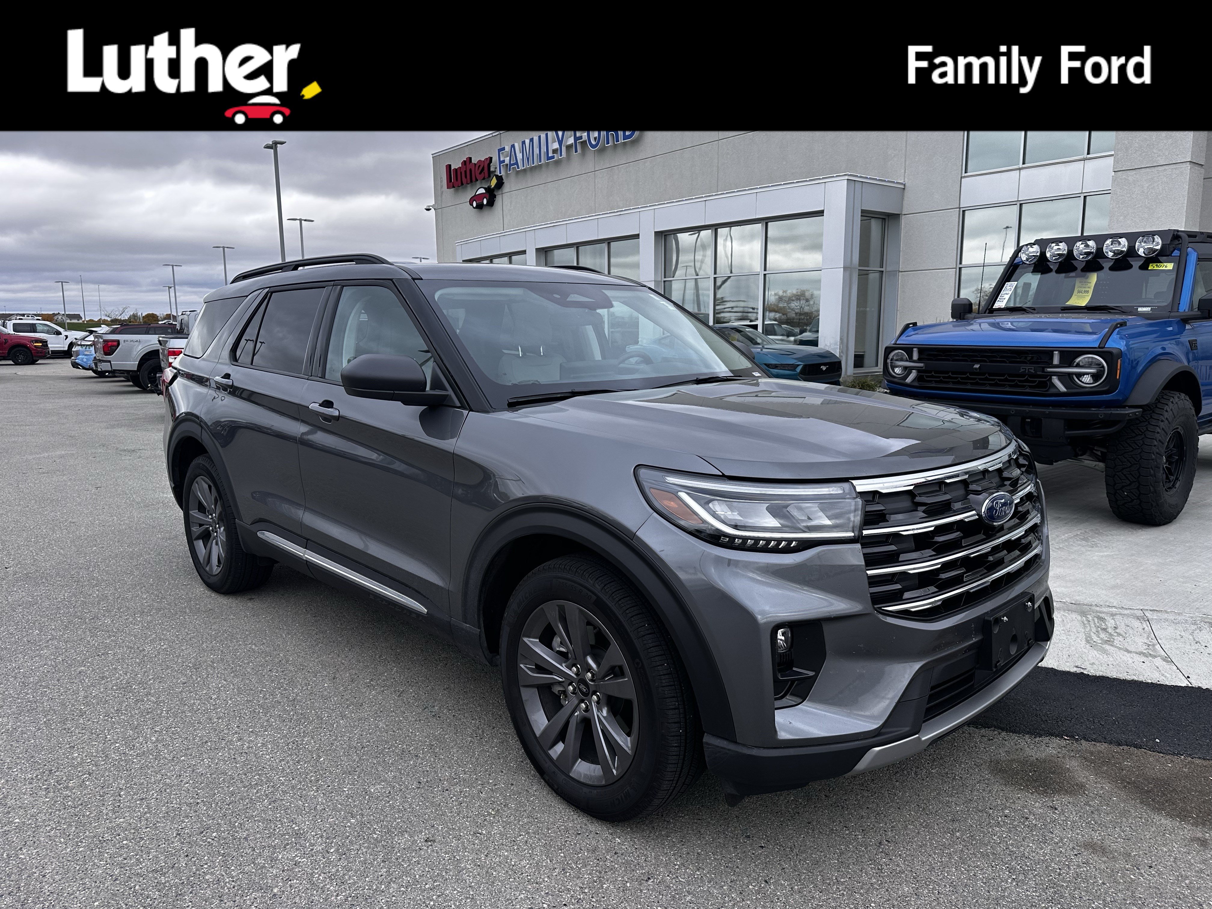 Used 2025 Ford Explorer Active w/ Active Comfort Package AWD/4WD image 1