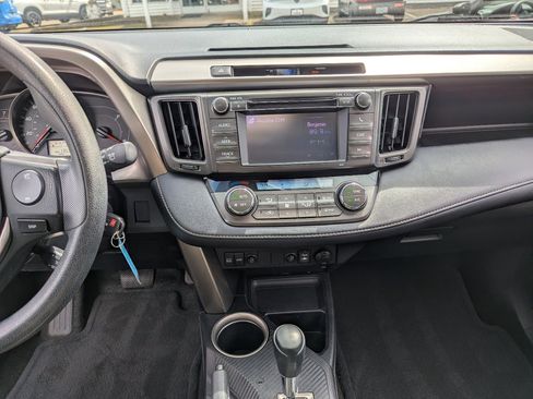 Used 2013 Toyota RAV4 XLE image 16