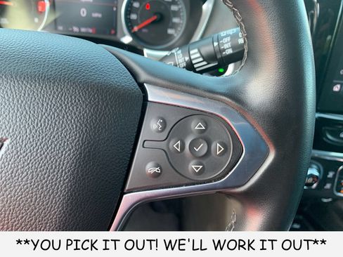 Used 2023 Chevrolet Traverse LT FWD image 17