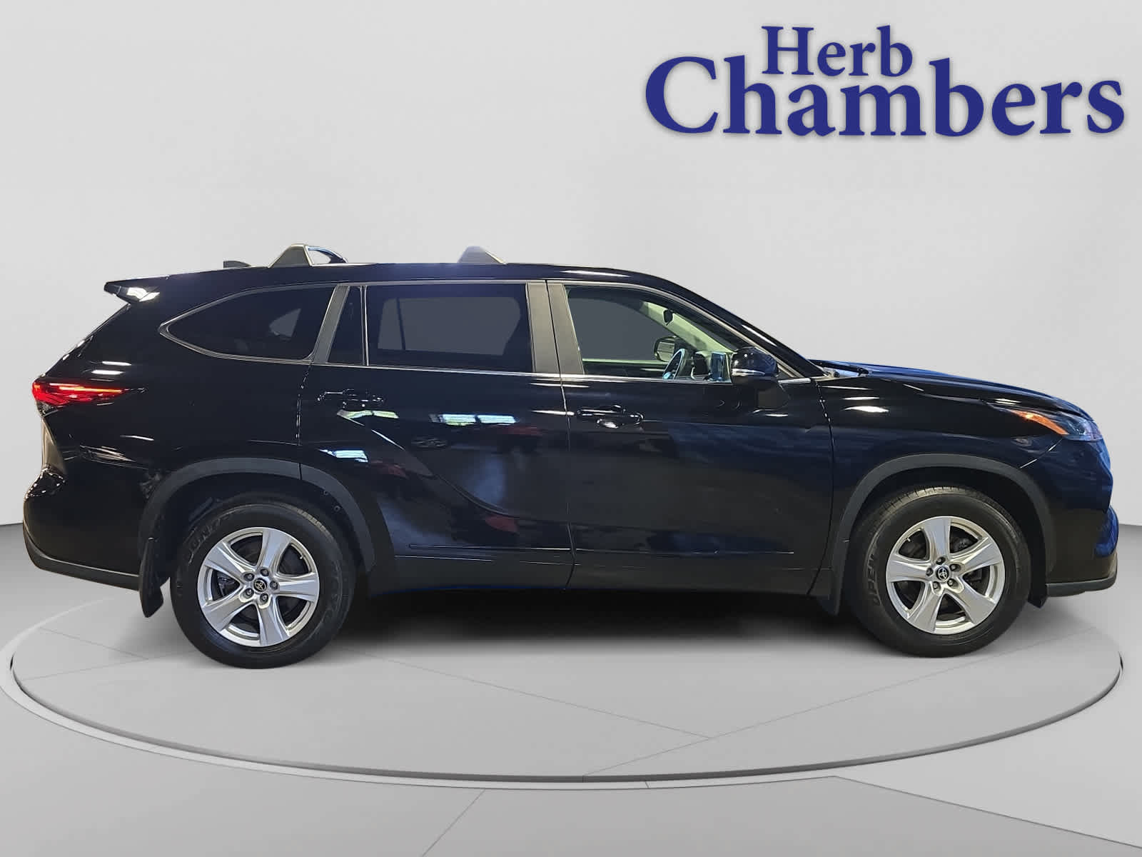 Used 2023 Toyota Highlander L AWD/4WD image 15