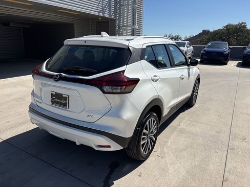 Used 2024 Nissan Kicks SV image 6