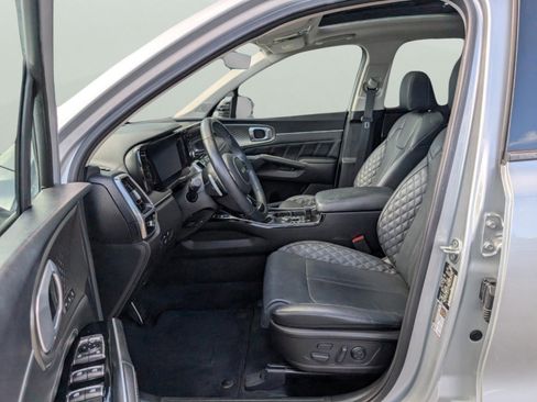 Certified 2022 Kia Sorento SX image 29
