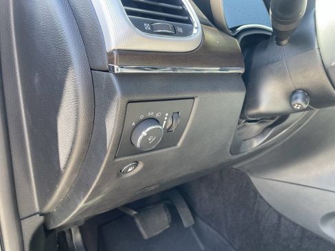 Used 2018 Jeep Grand Cherokee Limited image 25