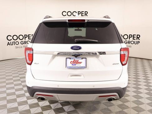 Used 2017 Ford Explorer XLT image 21