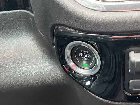 Used 2025 Chevrolet Silverado 1500 LT image 31