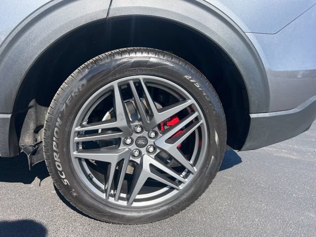 Used 2025 Ford Explorer ST AWD/4WD image 9