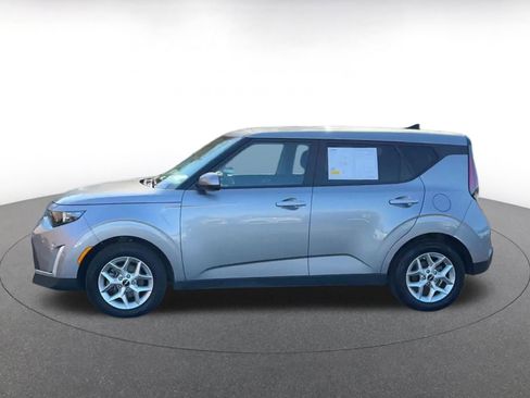 Used 2025 Kia Soul LX w/ LX Technology Package image 8