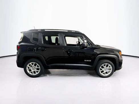 Used 2022 Jeep Renegade Latitude w/ Convenience Group AWD/4WD image 4