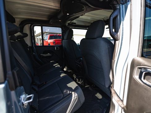 New 2025 Jeep Gladiator Willys image 32