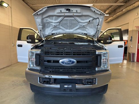 Used 2018 Ford F250 XL w/ Power Equipment Group AWD/4WD image 8