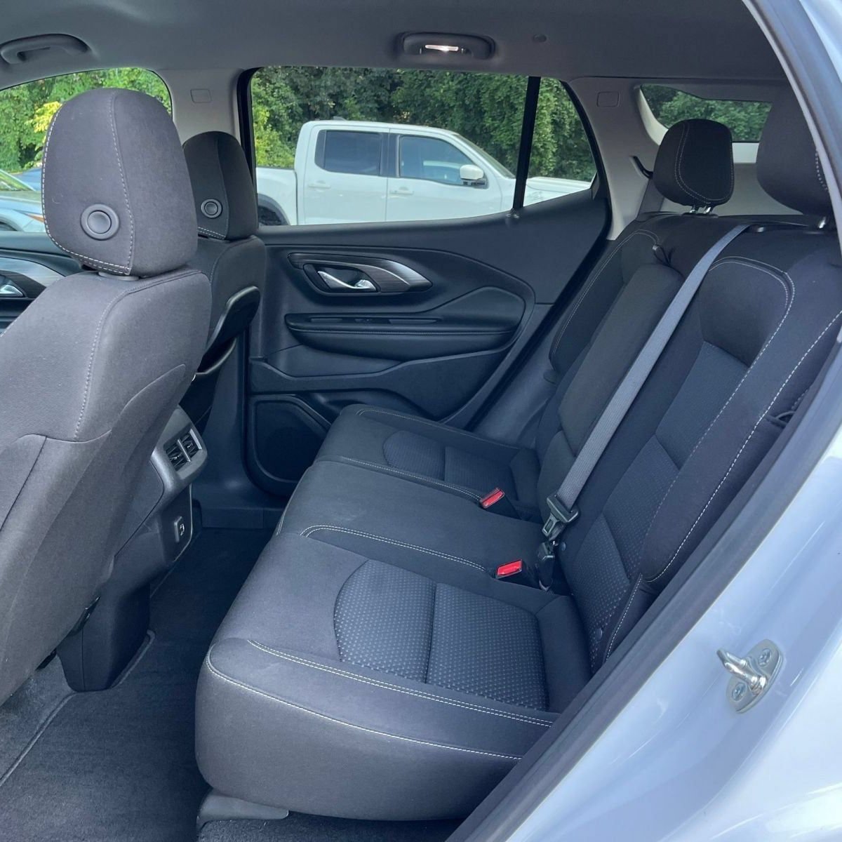 Used 2024 GMC Terrain SLE FWD image 21