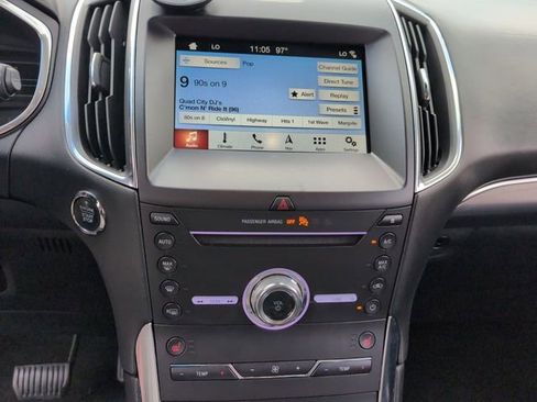 Used 2019 Ford Edge Titanium w/ Cold Weather Package AWD/4WD image 15