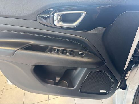 Used 2022 Jeep Compass High Altitude AWD/4WD image 15