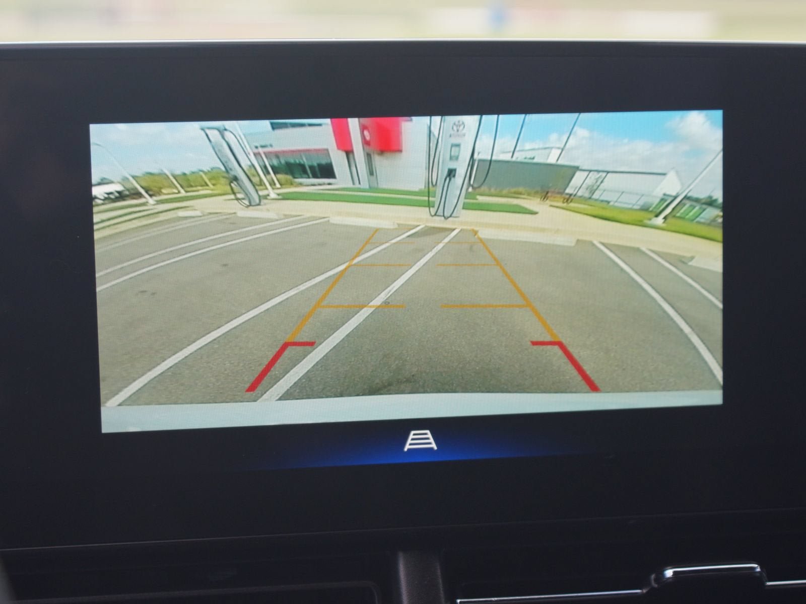 Used 2025 Chevrolet Trax RS w/ Sunroof Package FWD image 7