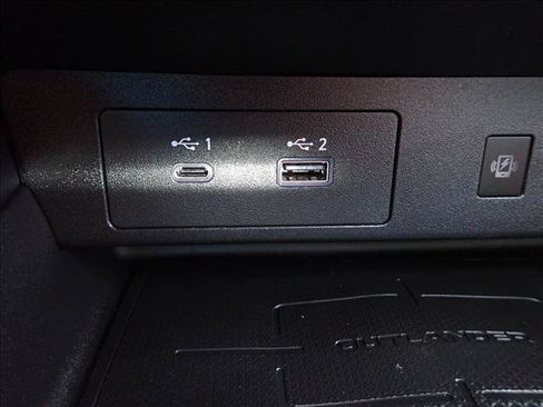 Used 2024 Mitsubishi Outlander SE FWD image 18