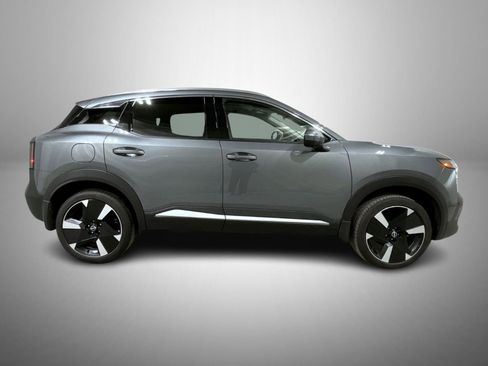 Certified 2025 Nissan Kicks SR FWD image 4