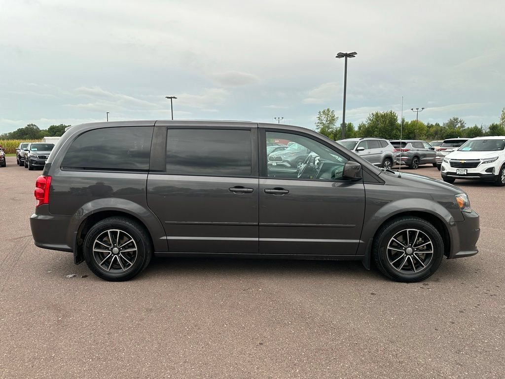 Used 2017 Dodge Grand Caravan GT FWD image 34