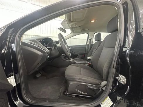Used 2017 Ford Focus SE image 13