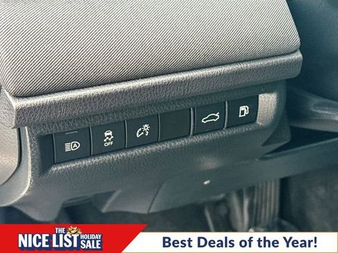 Used 2025 Toyota Camry LE image 11