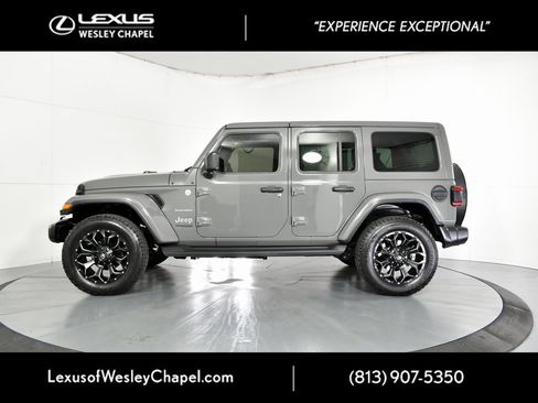 Used 2020 Jeep Wrangler Unlimited Sahara image 10