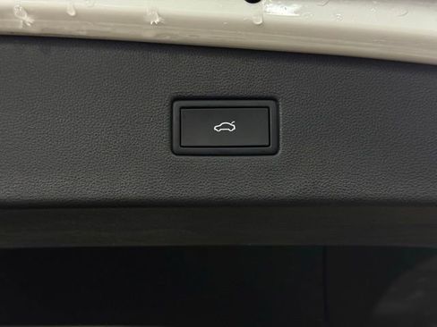 Used 2024 Volkswagen Tiguan Wolfsburg Edition image 11