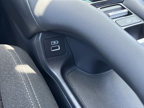 Used 2023 Honda HR-V LX image 23