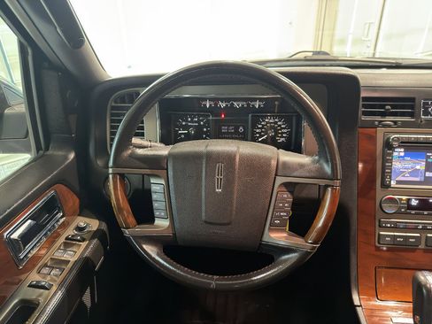 Used 2013 Lincoln Navigator 2WD w/ HD Trailer Tow Pkg image 17