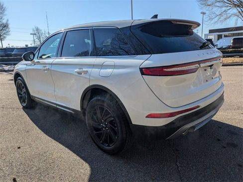 Used 2024 Lincoln Corsair AWD image 3