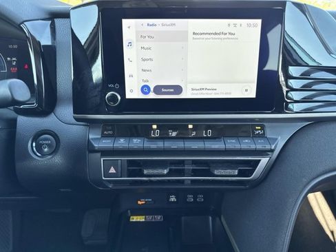 Certified 2025 Toyota Camry LE image 27