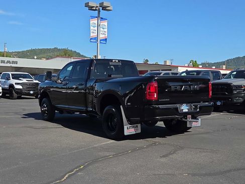 New 2026 RAM 3500 Laramie AWD/4WD image 12
