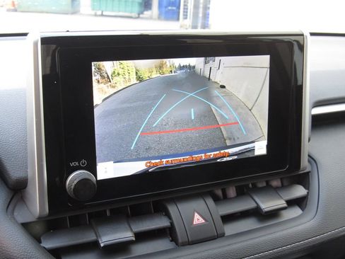 Certified 2024 Toyota RAV4 XLE w/ Convenience Package image 32