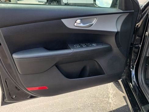 Used 2023 Kia Forte LXS w/ LXS Technology Package FWD image 18