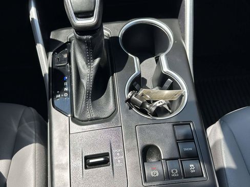 Used 2023 Toyota Highlander XLE FWD image 18