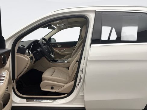 Used 2022 Mercedes-Benz GLC 300 4MATIC image 8
