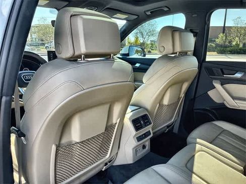 Used 2022 Audi Q5 2.0T Premium Plus w/ Premium Plus Package image 19