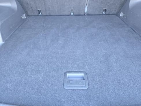 Used 2025 Volkswagen Atlas Cross Sport SE FWD image 19